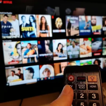 Deniz Manzarasi, Marti Sesleri Esliginde Apartment *