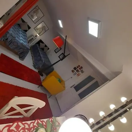 Apartment Deniz Manzarasi, Marti Sesleri Esliginde