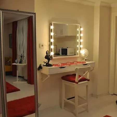 Deniz Manzarasi, Marti Sesleri Esliginde Apartment Istanbul